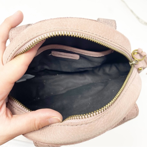 Madewell | Juno Circle Crossbody Bag - Picture 8 of 16